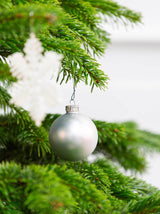 Pyntet juletræ - Sølv